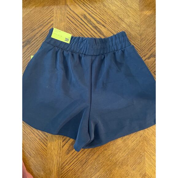 NWT All in Motion XS Airy Sleek Shorts Black 3” inseam High Rise - Picture 3 of 3